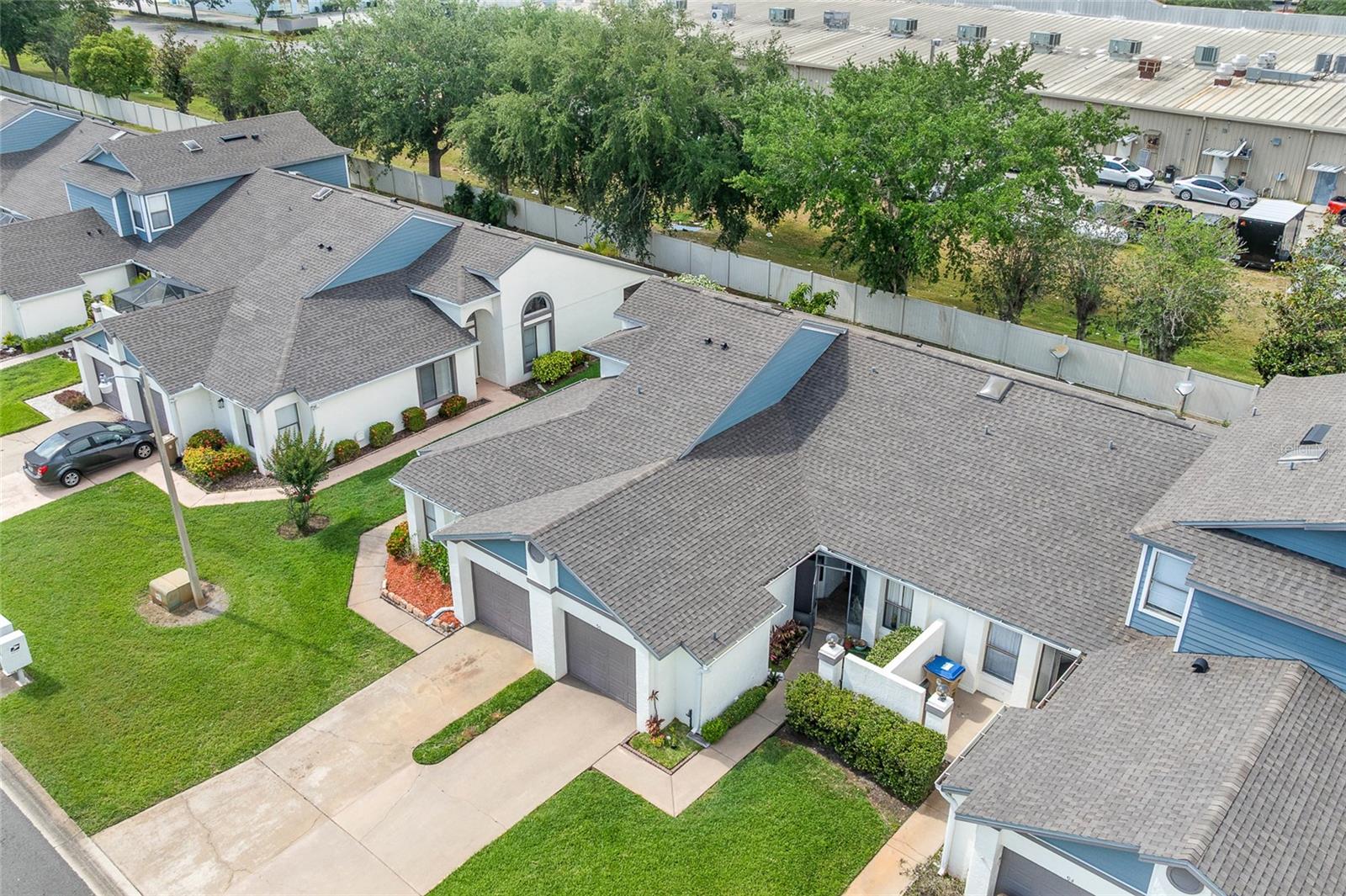 Image 24 of 30 For 98 Lakepointe Circle