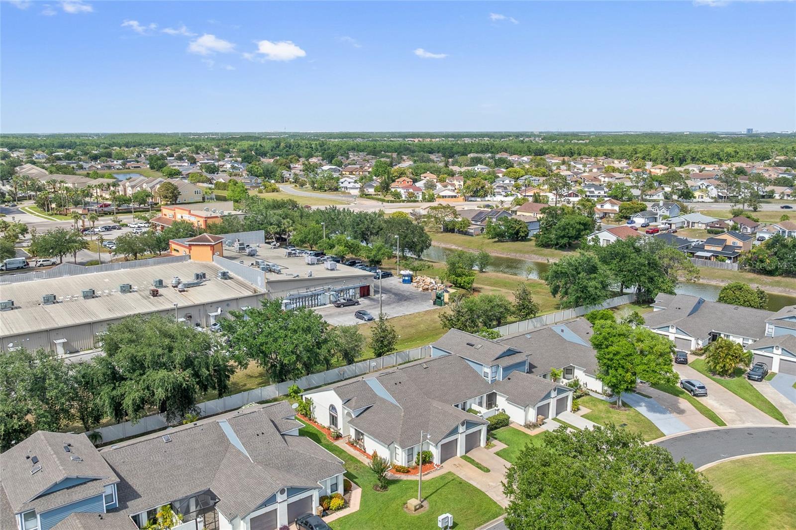 Image 26 of 30 For 98 Lakepointe Circle