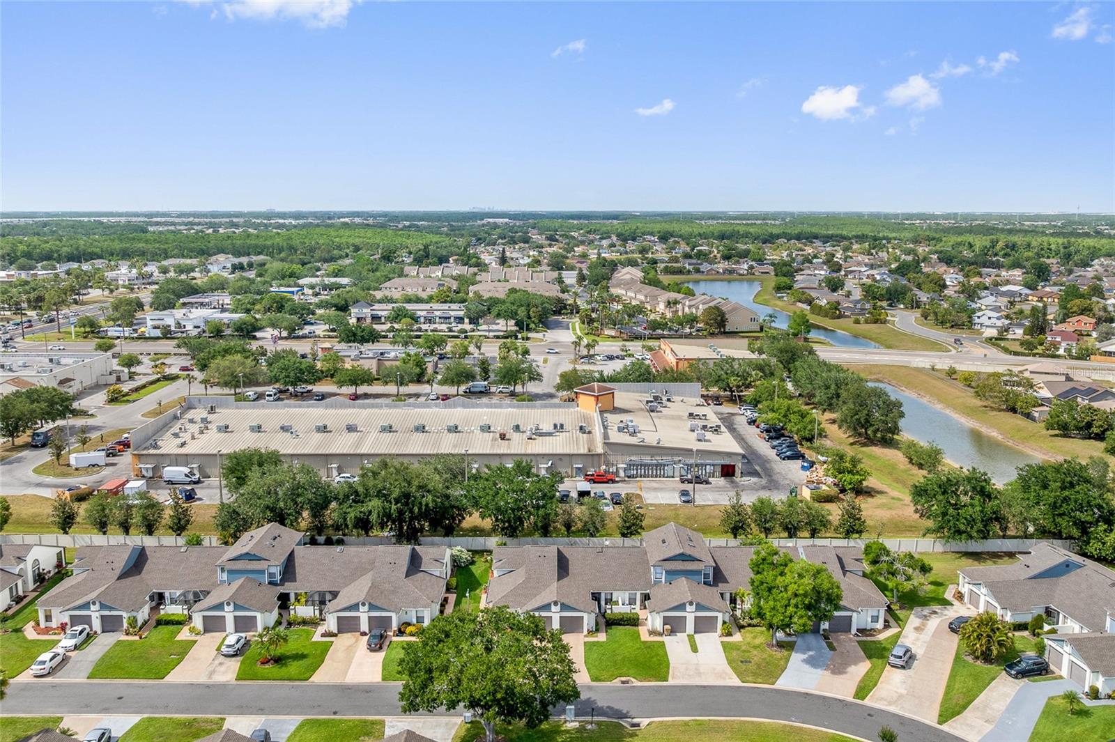Image 27 of 30 For 98 Lakepointe Circle