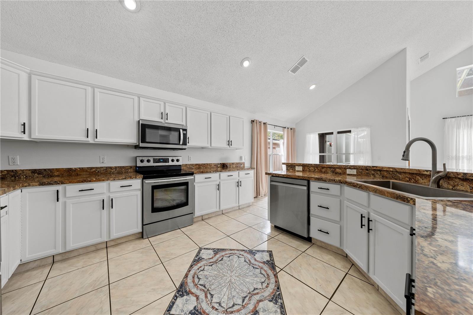Image 11 of 58 For 1338 Lake Biscayne Way