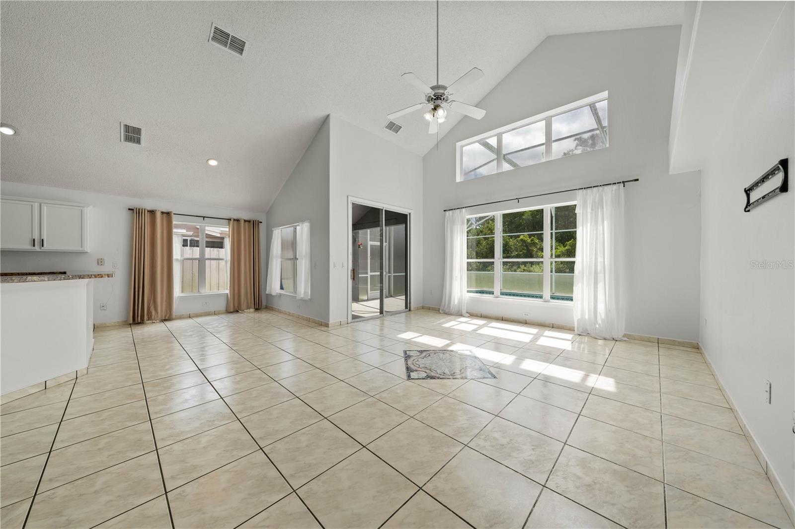 Image 17 of 58 For 1338 Lake Biscayne Way