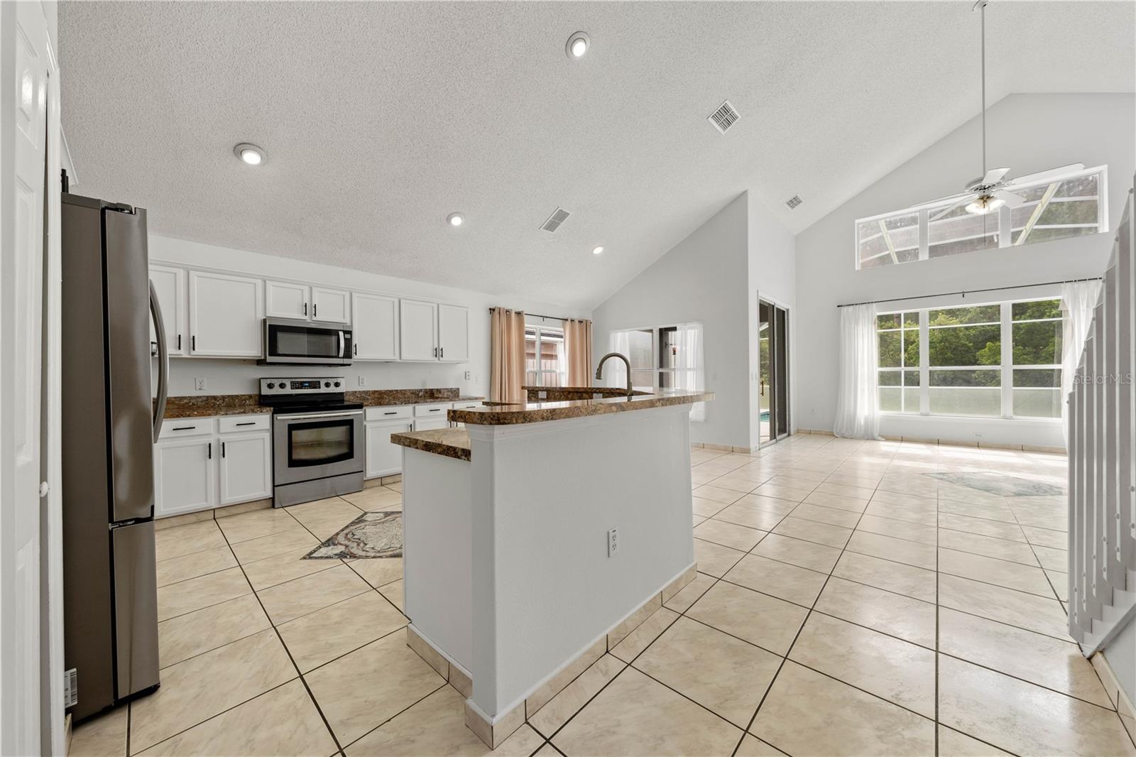 Image 18 of 58 For 1338 Lake Biscayne Way