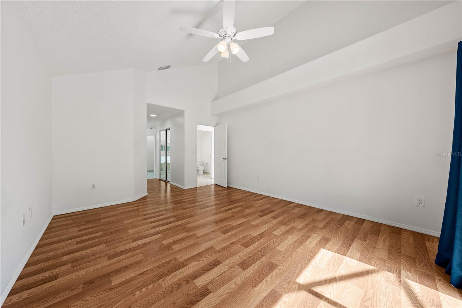 Image 20 of 58 For 1338 Lake Biscayne Way