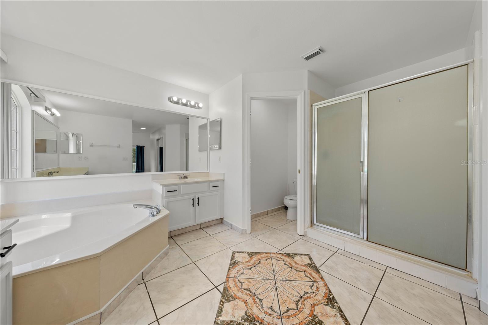 Image 23 of 58 For 1338 Lake Biscayne Way