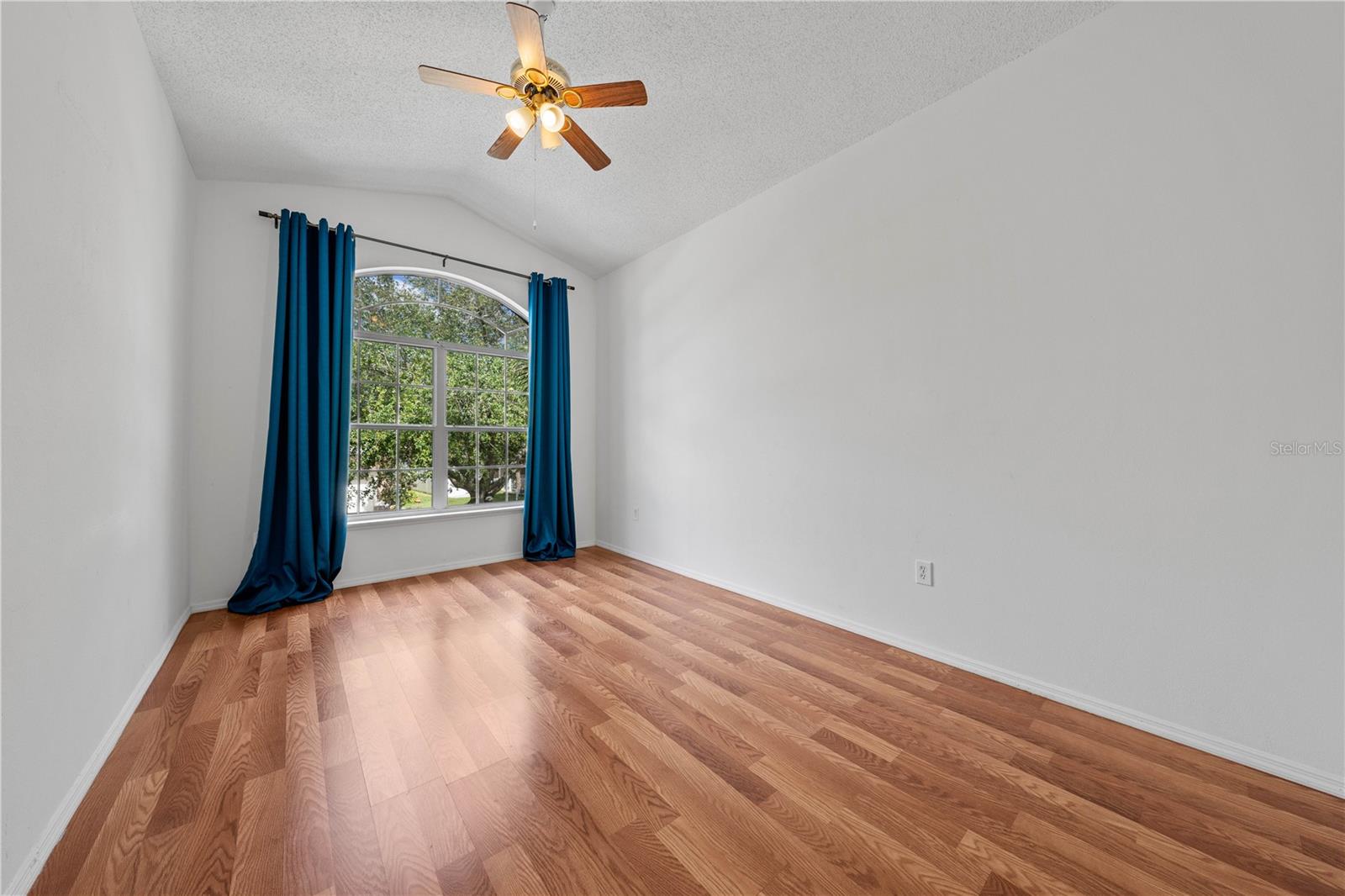 Image 33 of 58 For 1338 Lake Biscayne Way