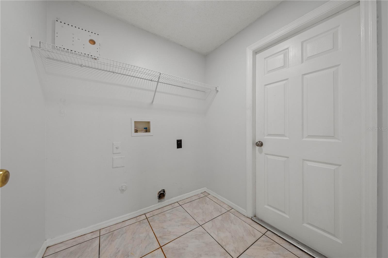 Image 38 of 58 For 1338 Lake Biscayne Way