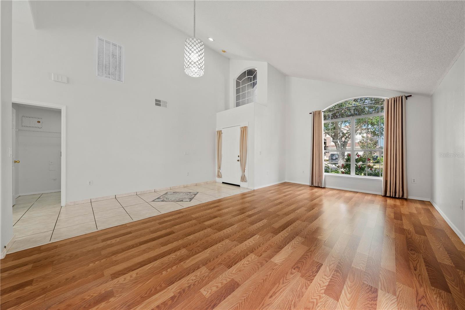 Image 4 of 58 For 1338 Lake Biscayne Way