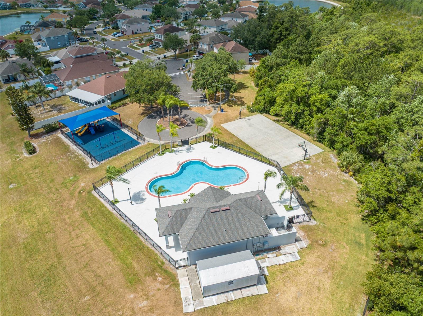 Image 47 of 58 For 1338 Lake Biscayne Way