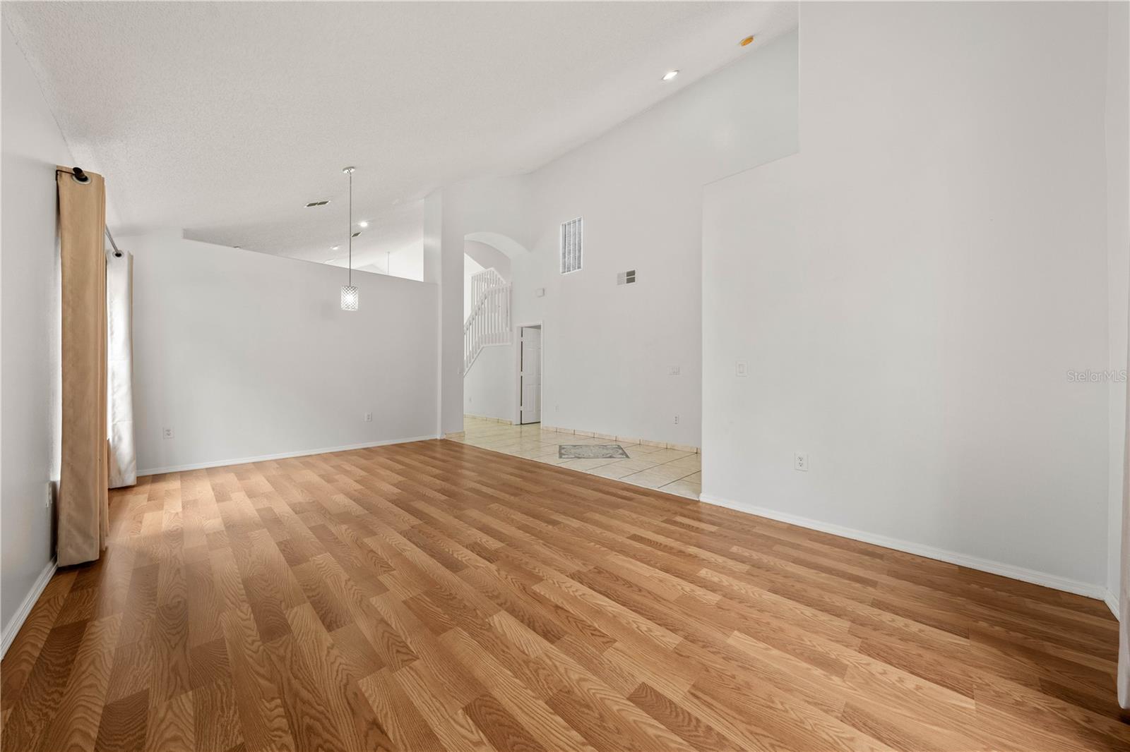 Image 5 of 58 For 1338 Lake Biscayne Way