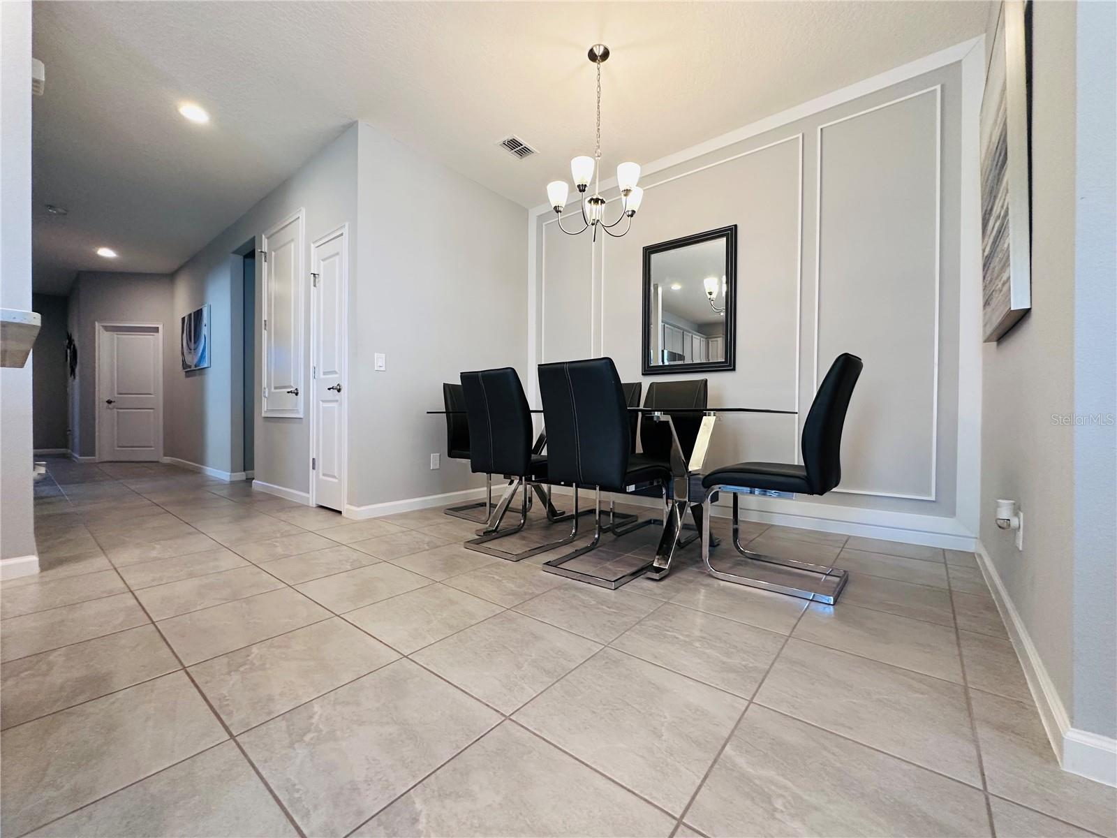 Image 6 of 37 For 1321 Yorkdale Road