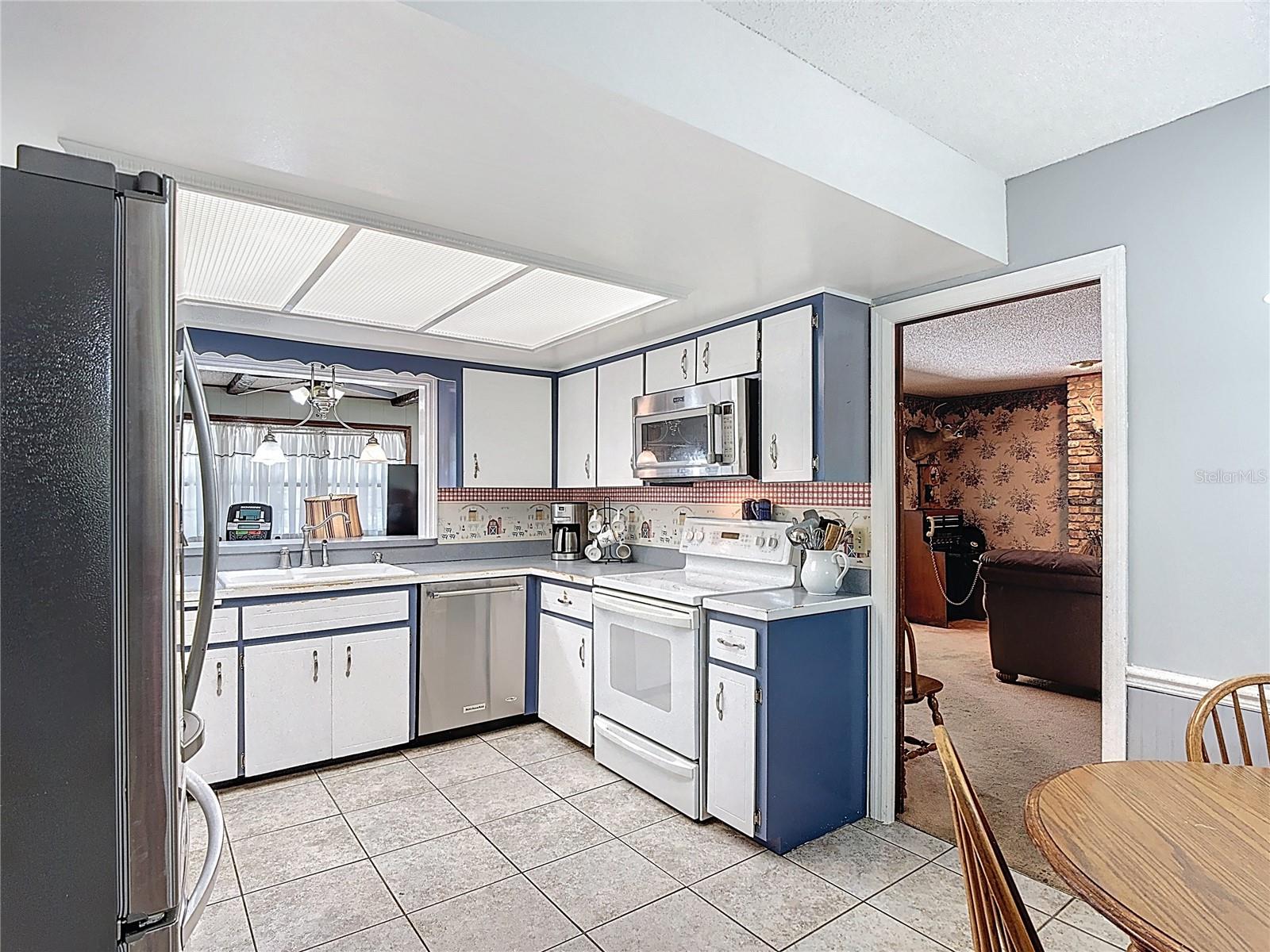 Image 11 of 37 For 724 Knob Hill Circle