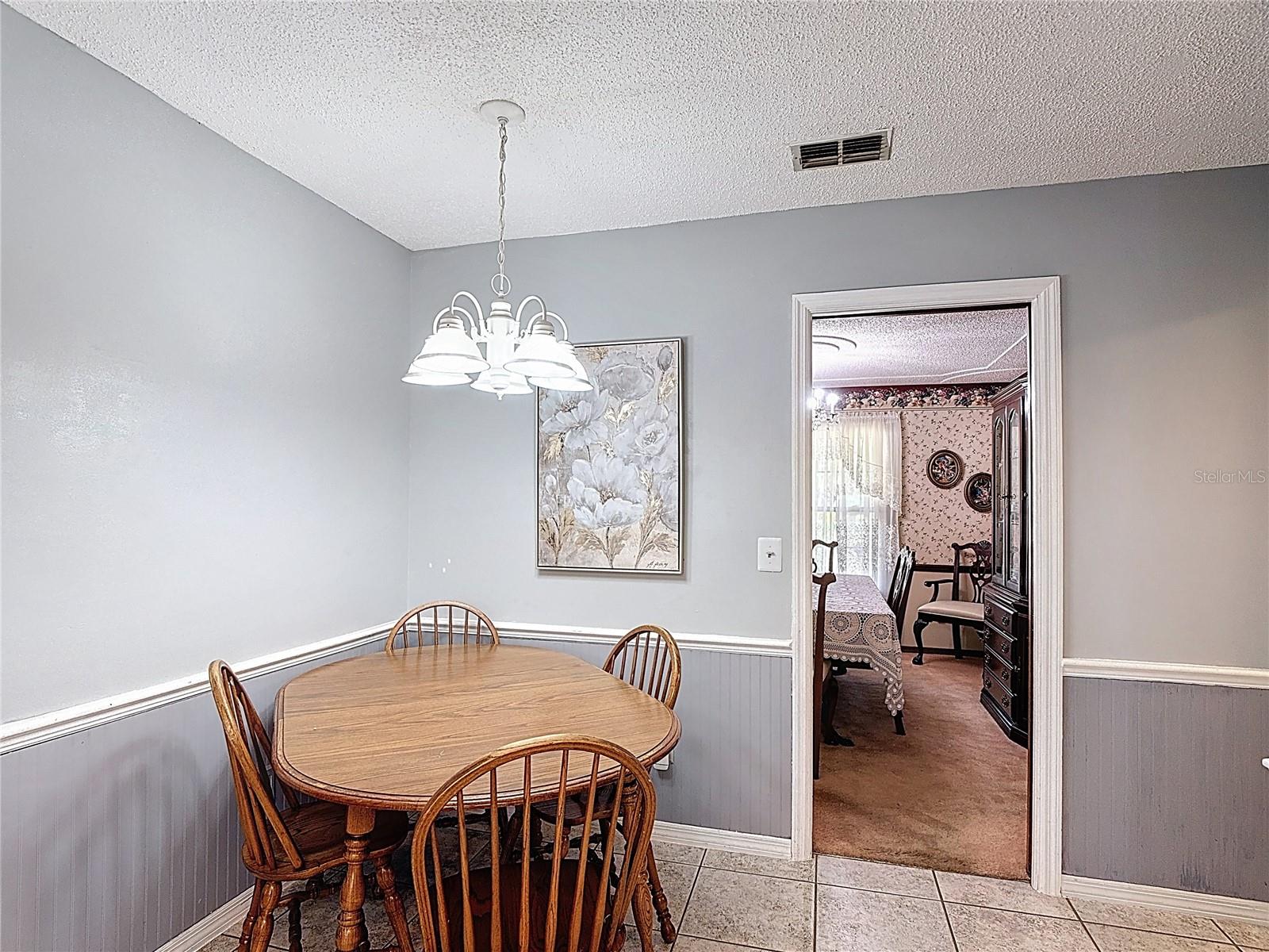 Image 14 of 37 For 724 Knob Hill Circle