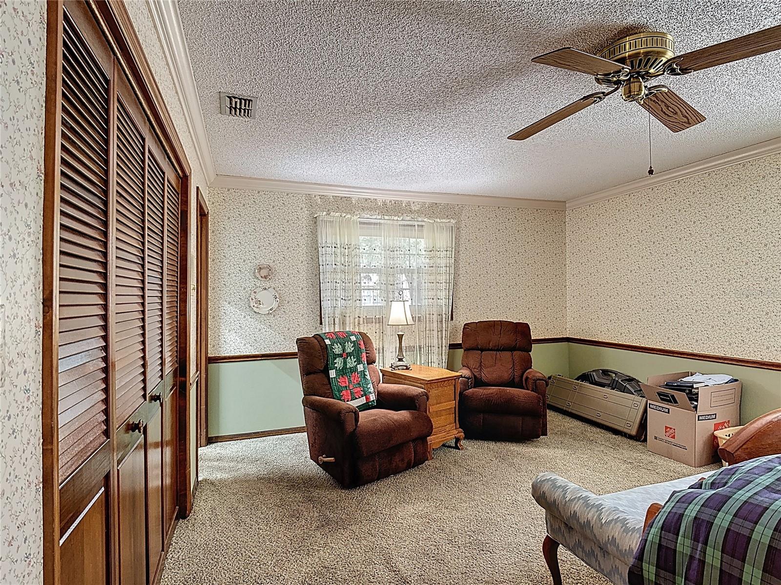 Image 21 of 37 For 724 Knob Hill Circle