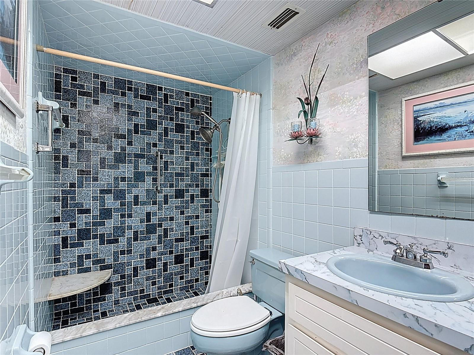 Image 22 of 37 For 724 Knob Hill Circle
