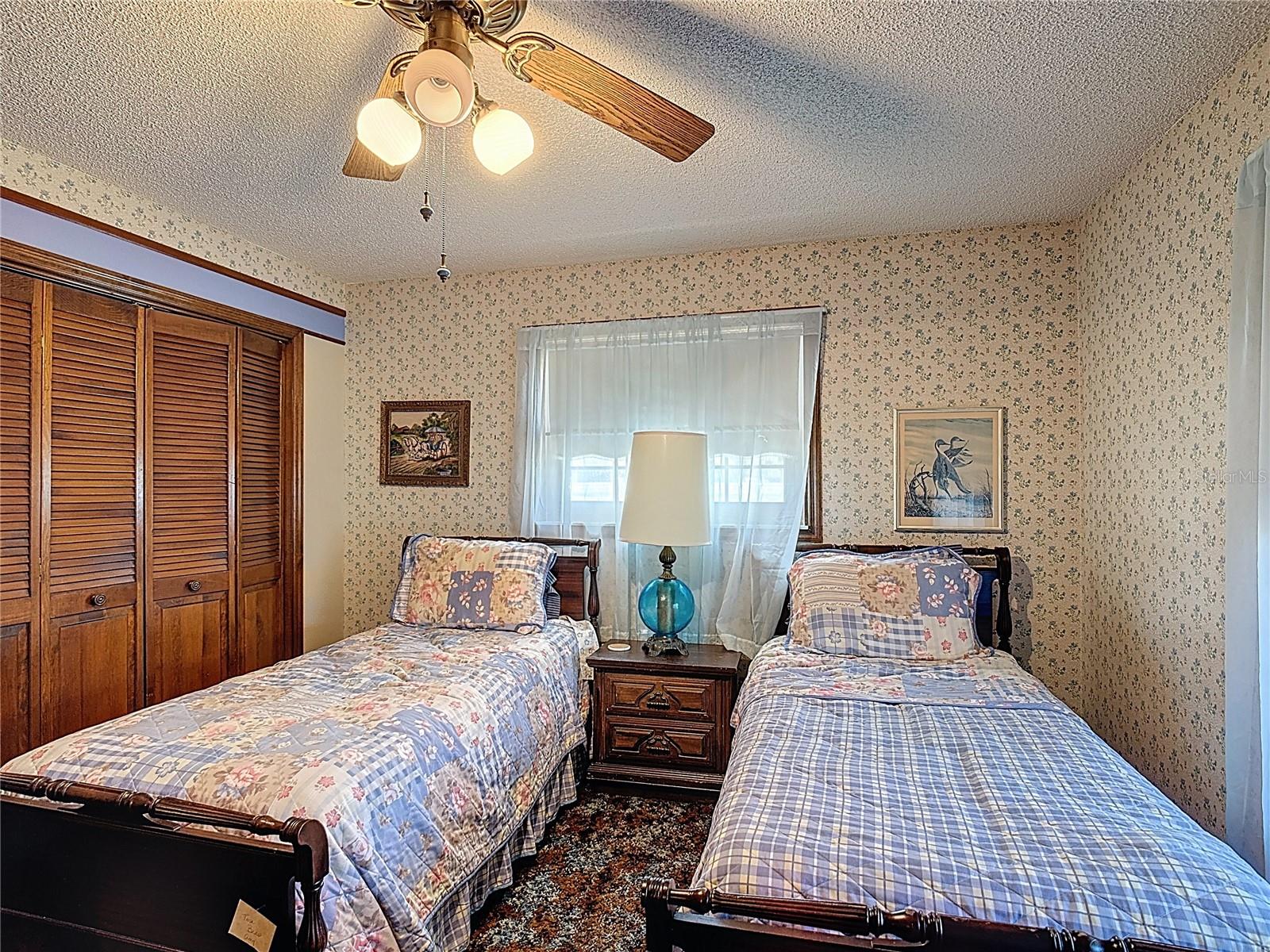 Image 24 of 37 For 724 Knob Hill Circle