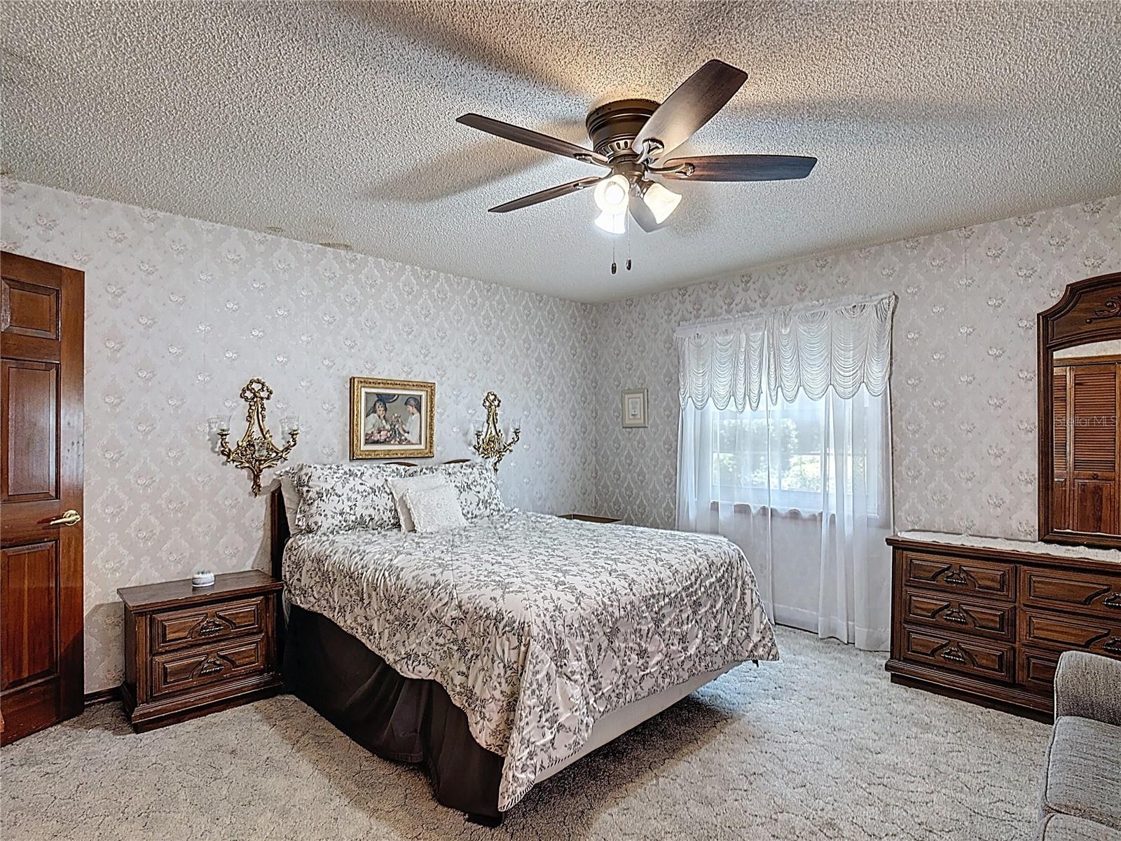 Image 26 of 37 For 724 Knob Hill Circle