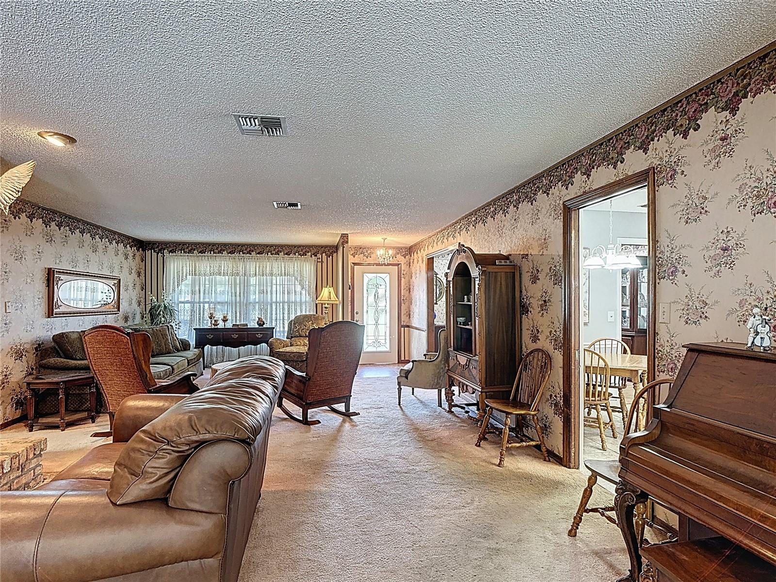 Image 9 of 37 For 724 Knob Hill Circle