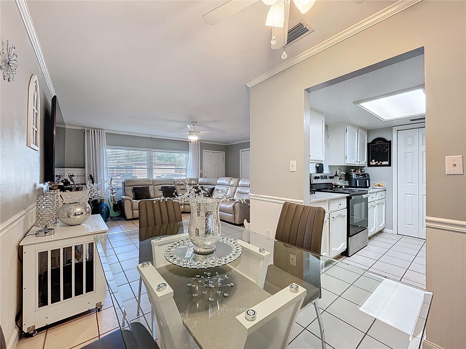 Image 11 of 50 For 12539 Orangewood Court