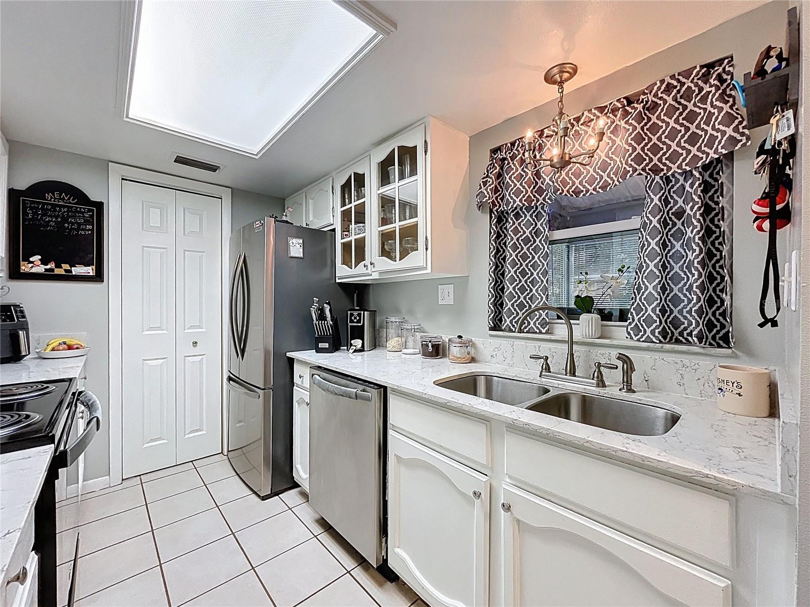 Image 13 of 50 For 12539 Orangewood Court