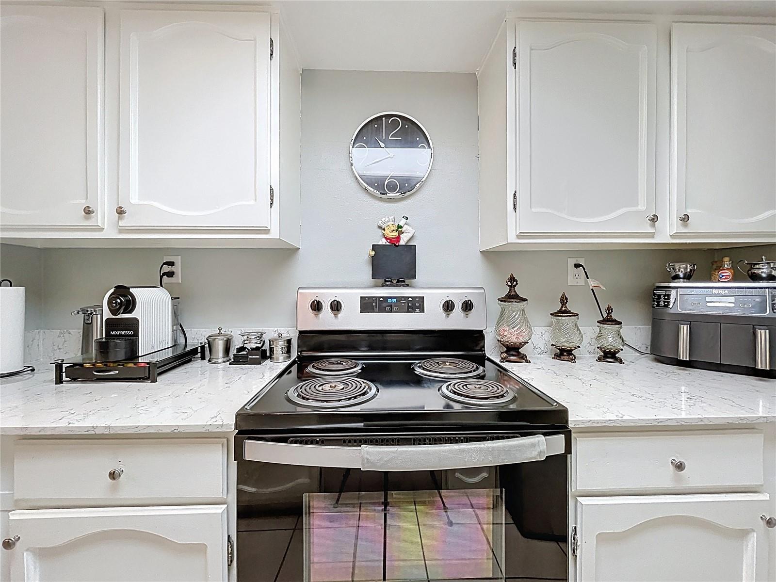 Image 14 of 50 For 12539 Orangewood Court
