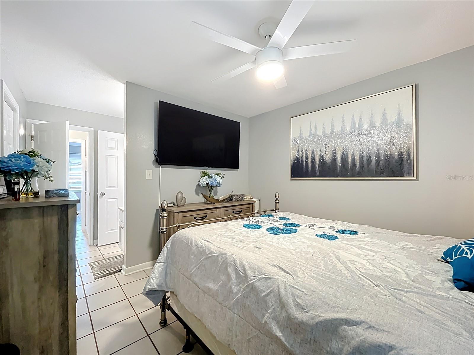 Image 19 of 50 For 12539 Orangewood Court
