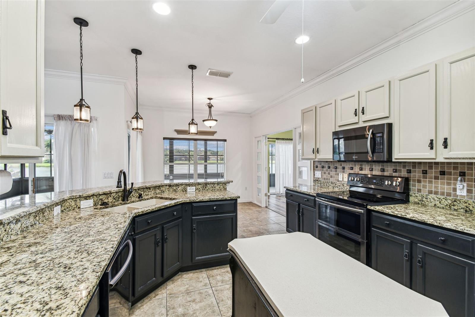 Image 16 of 68 For 759 Glendora Rd