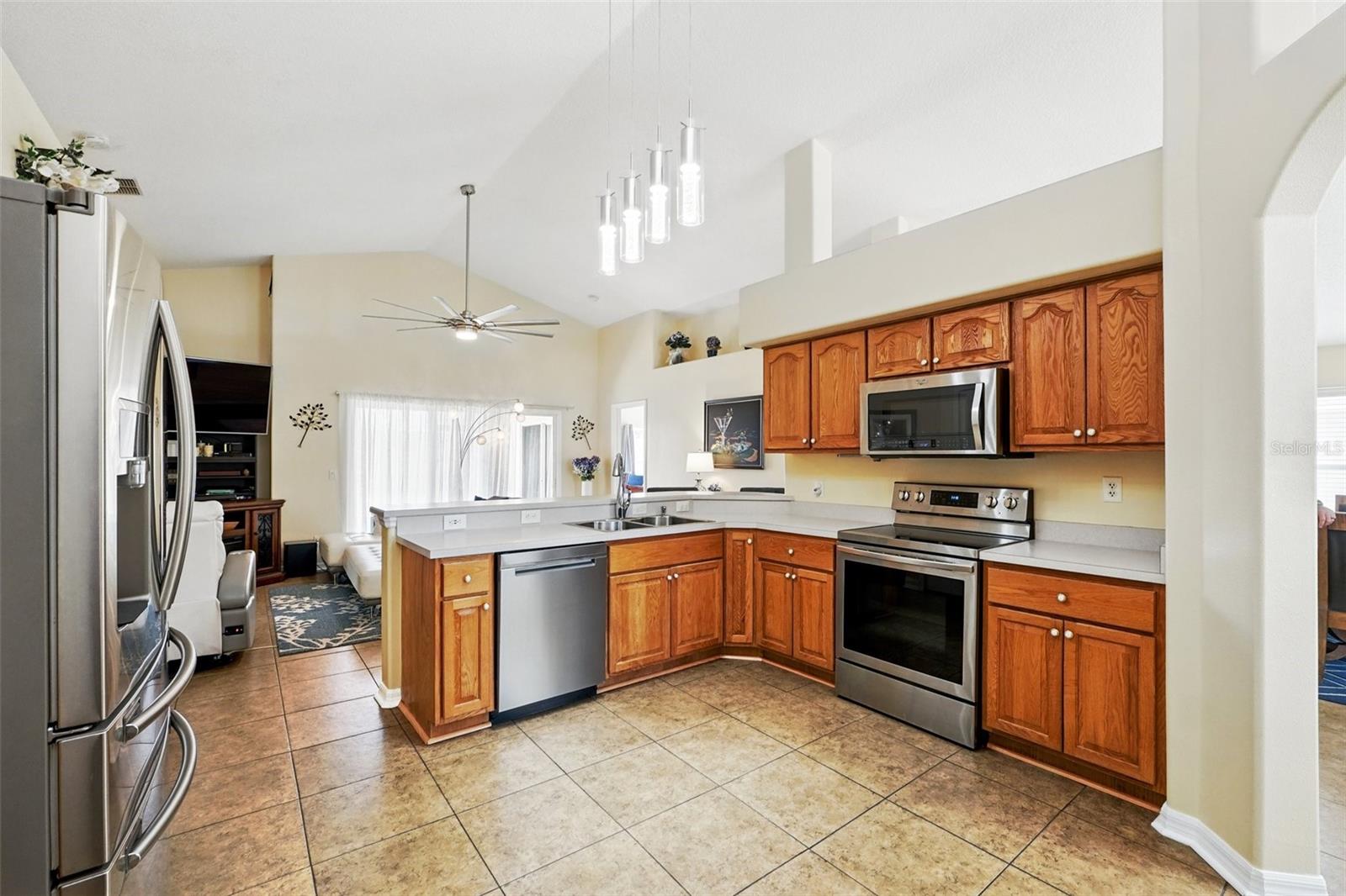 Image 11 of 38 For 1823 Ashton Drive E