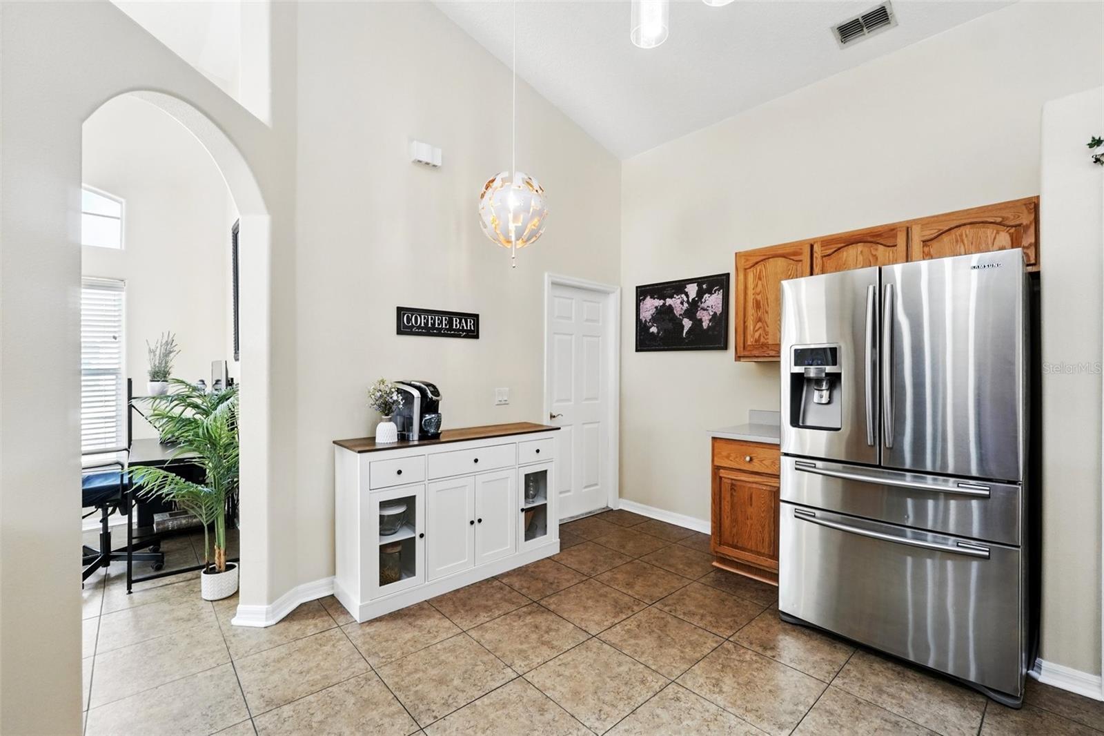 Image 13 of 38 For 1823 Ashton Drive E