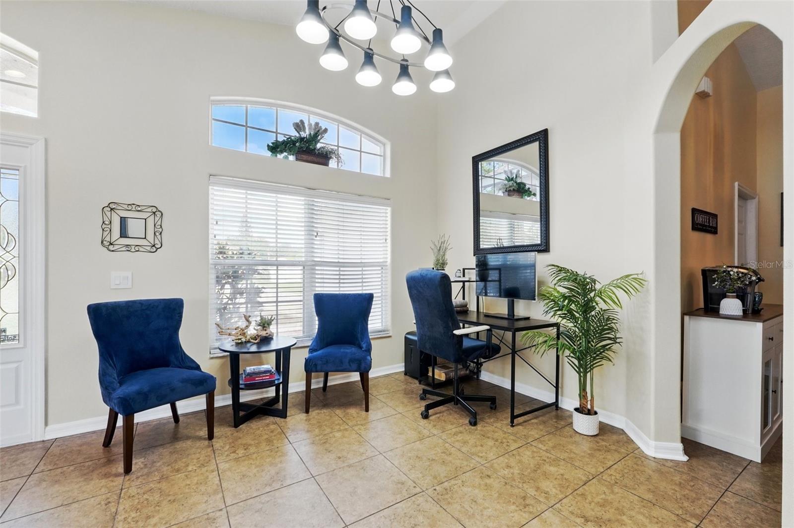 Image 3 of 38 For 1823 Ashton Drive E