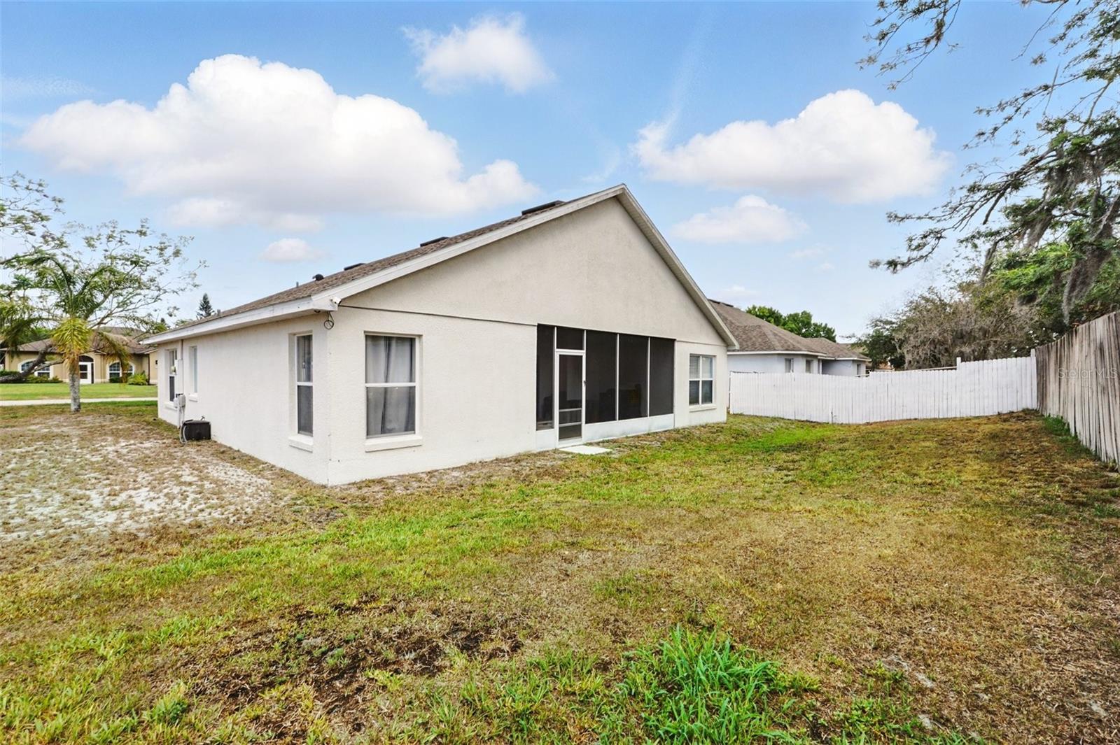 Image 36 of 38 For 1823 Ashton Drive E
