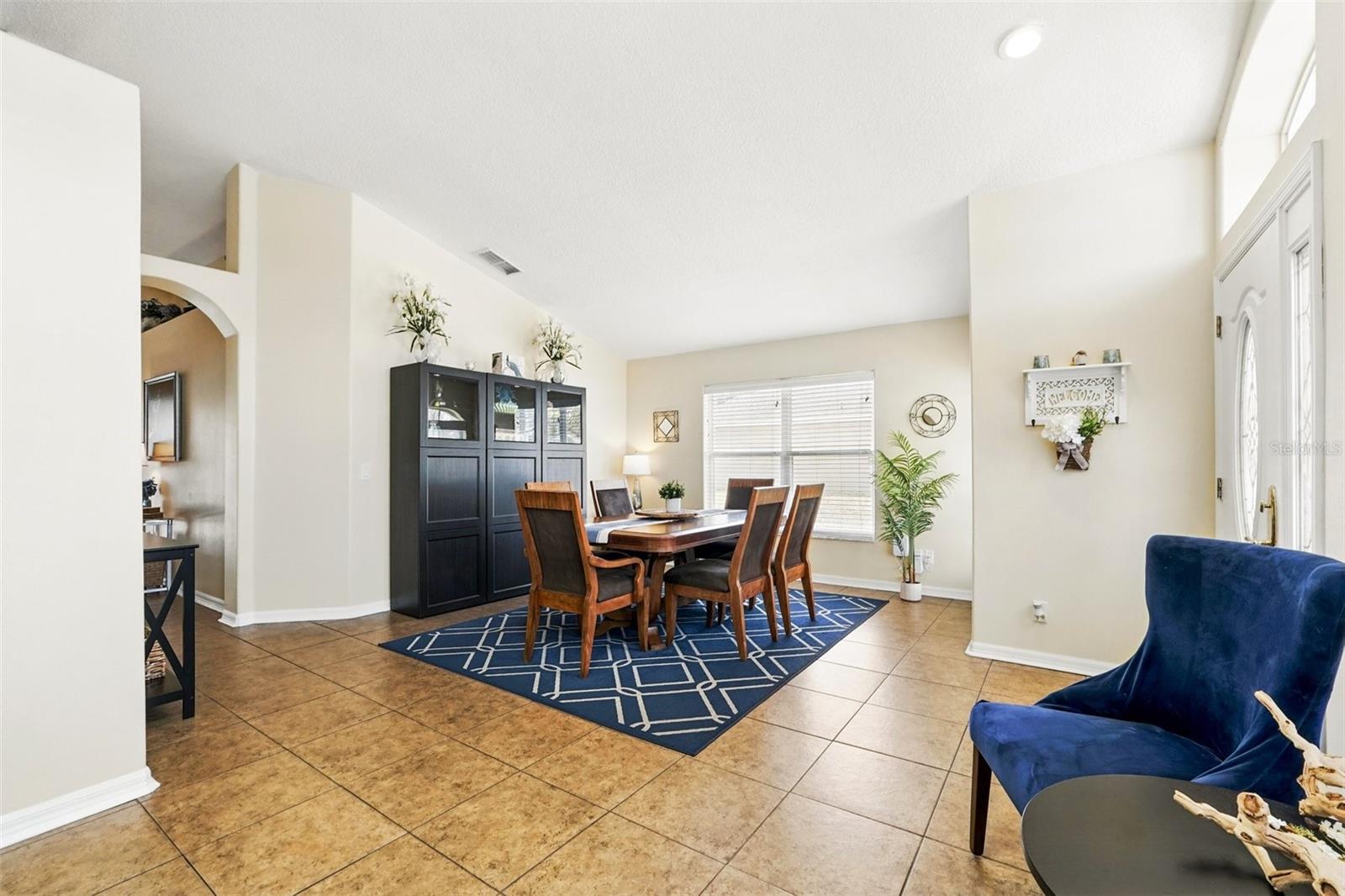 Image 6 of 38 For 1823 Ashton Drive E