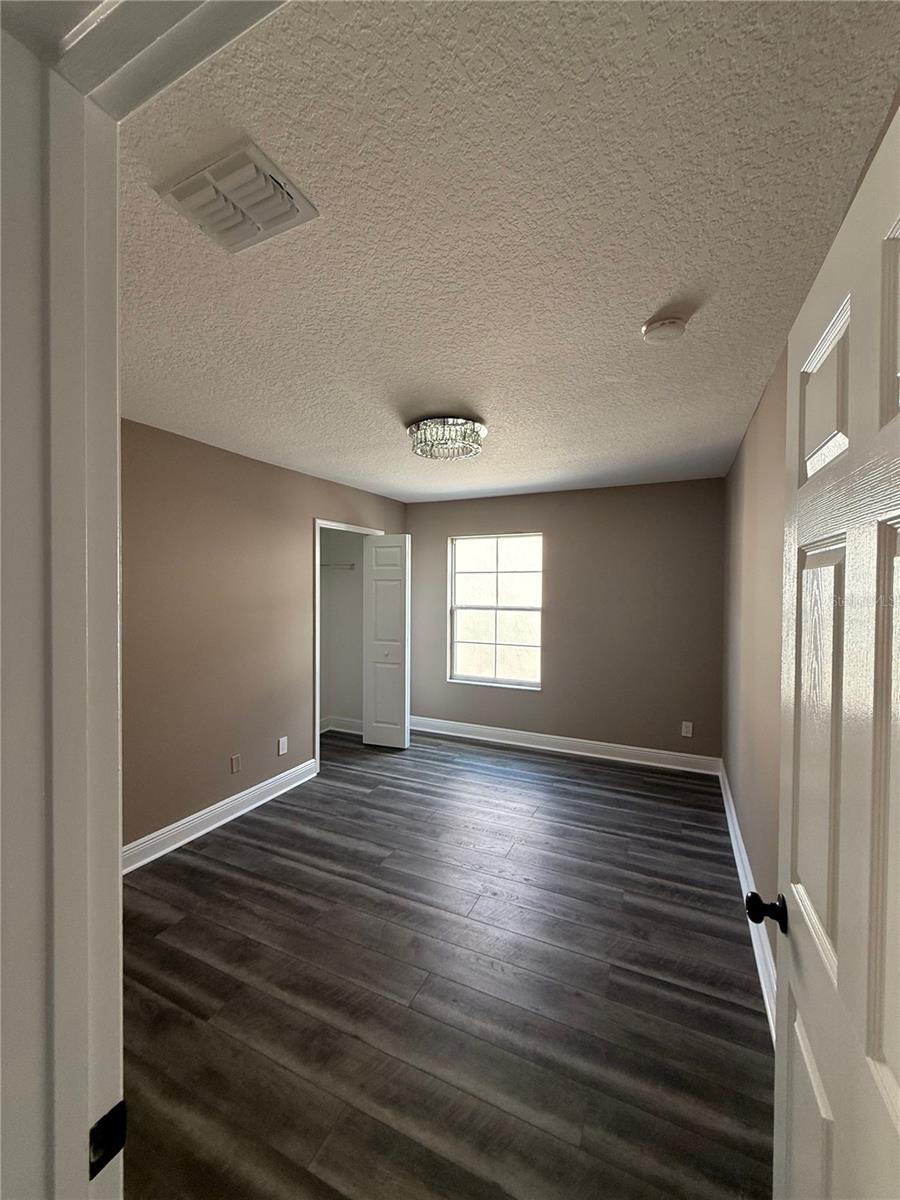 Image 10 of 17 For 1115 Damask Street