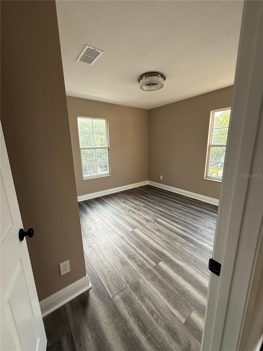 Image 8 of 17 For 1115 Damask Street