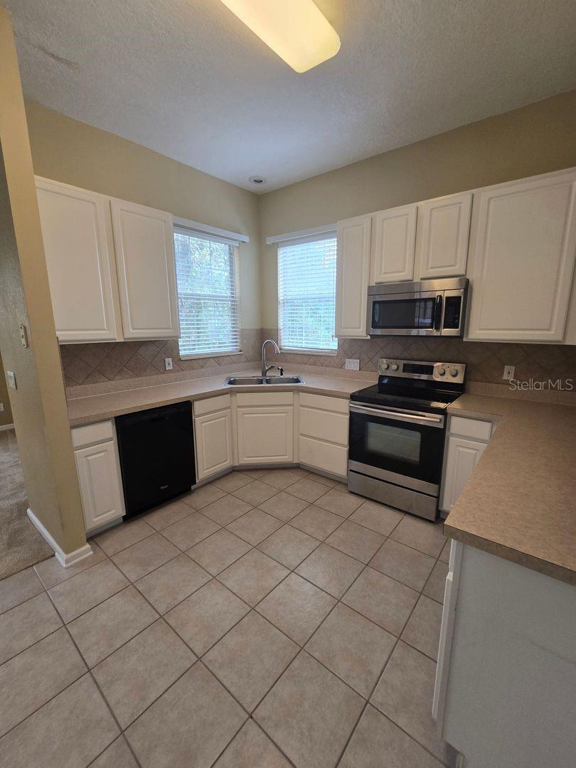 Image 16 of 47 For 7637 Bay Port Road 50