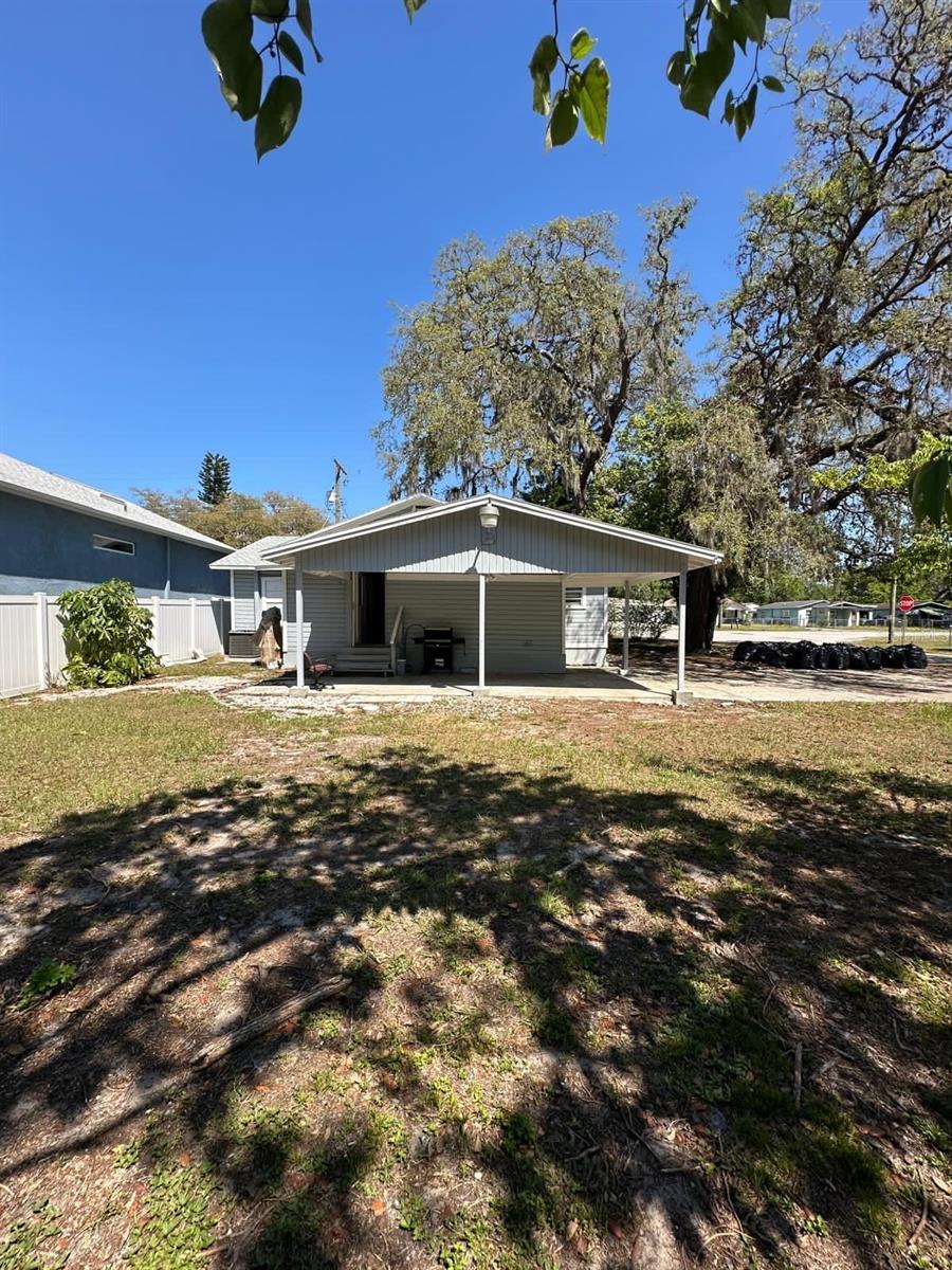Image 14 of 16 For 8702 El Portal Dr