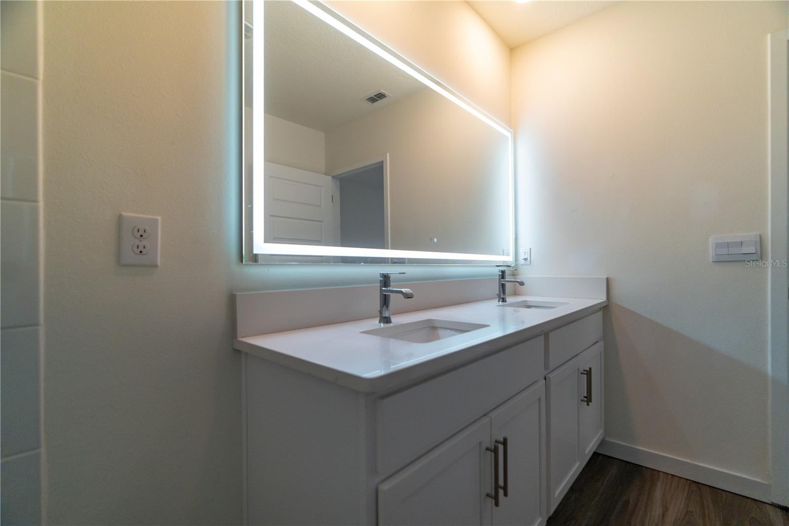 Image 19 of 50 For 400 Chayne Place
