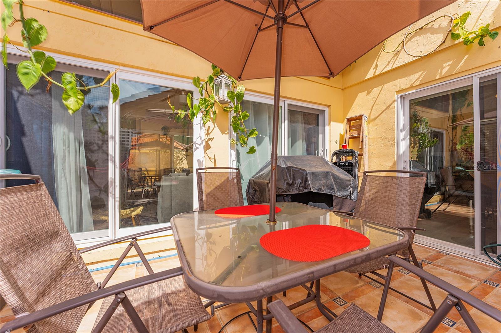 Image 20 of 21 For 5053 Maui Circle 14