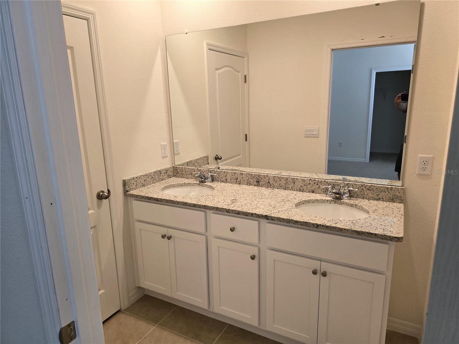 Image 15 of 28 For 1129 Cascades Avenue