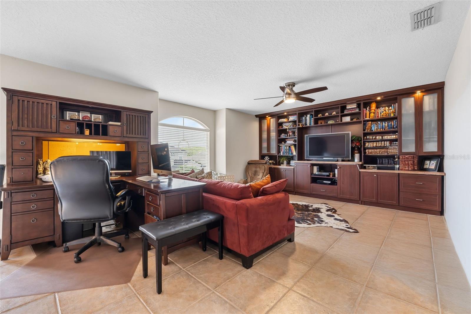 Image 25 of 63 For 5321 Los Palma Vista Drive