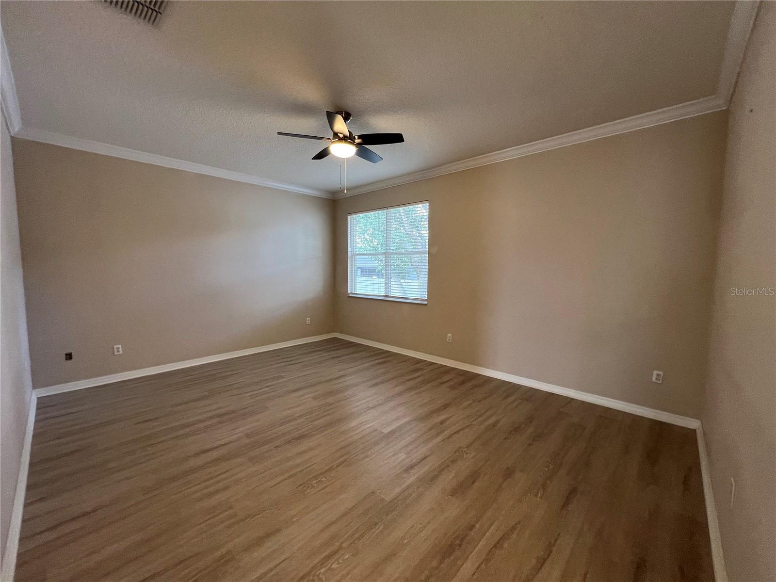 Image 10 of 43 For 15408 Groose Point Ln