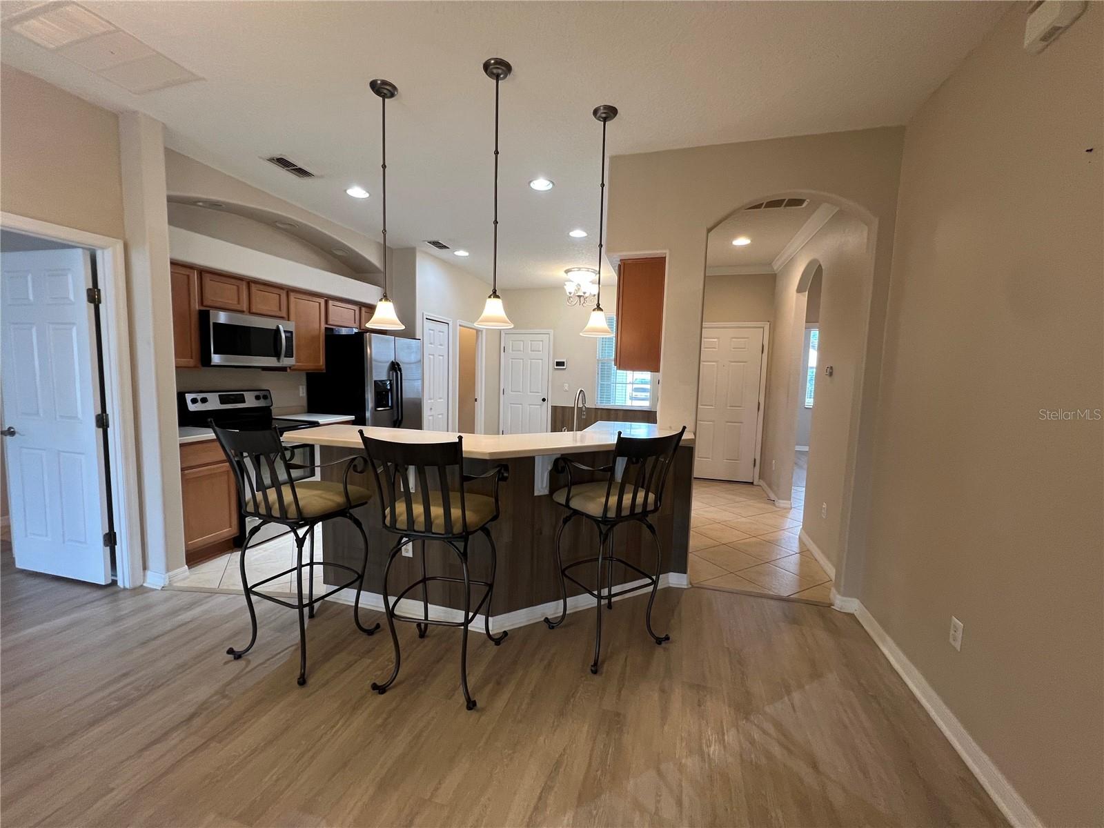 Image 13 of 43 For 15408 Groose Point Ln