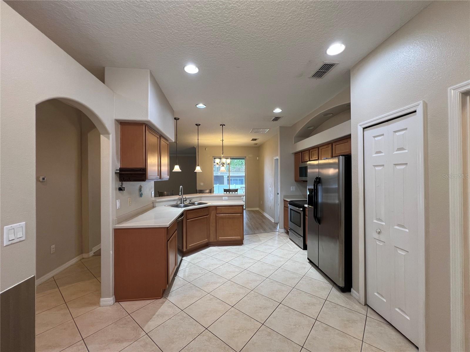 Image 17 of 43 For 15408 Groose Point Ln