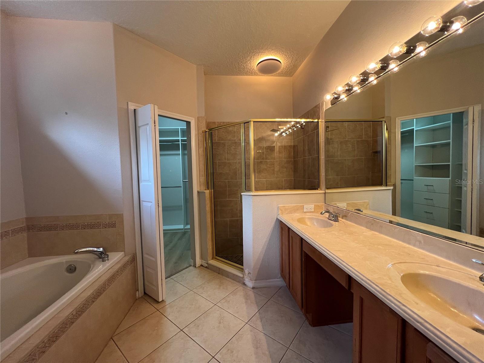 Image 34 of 43 For 15408 Groose Point Ln