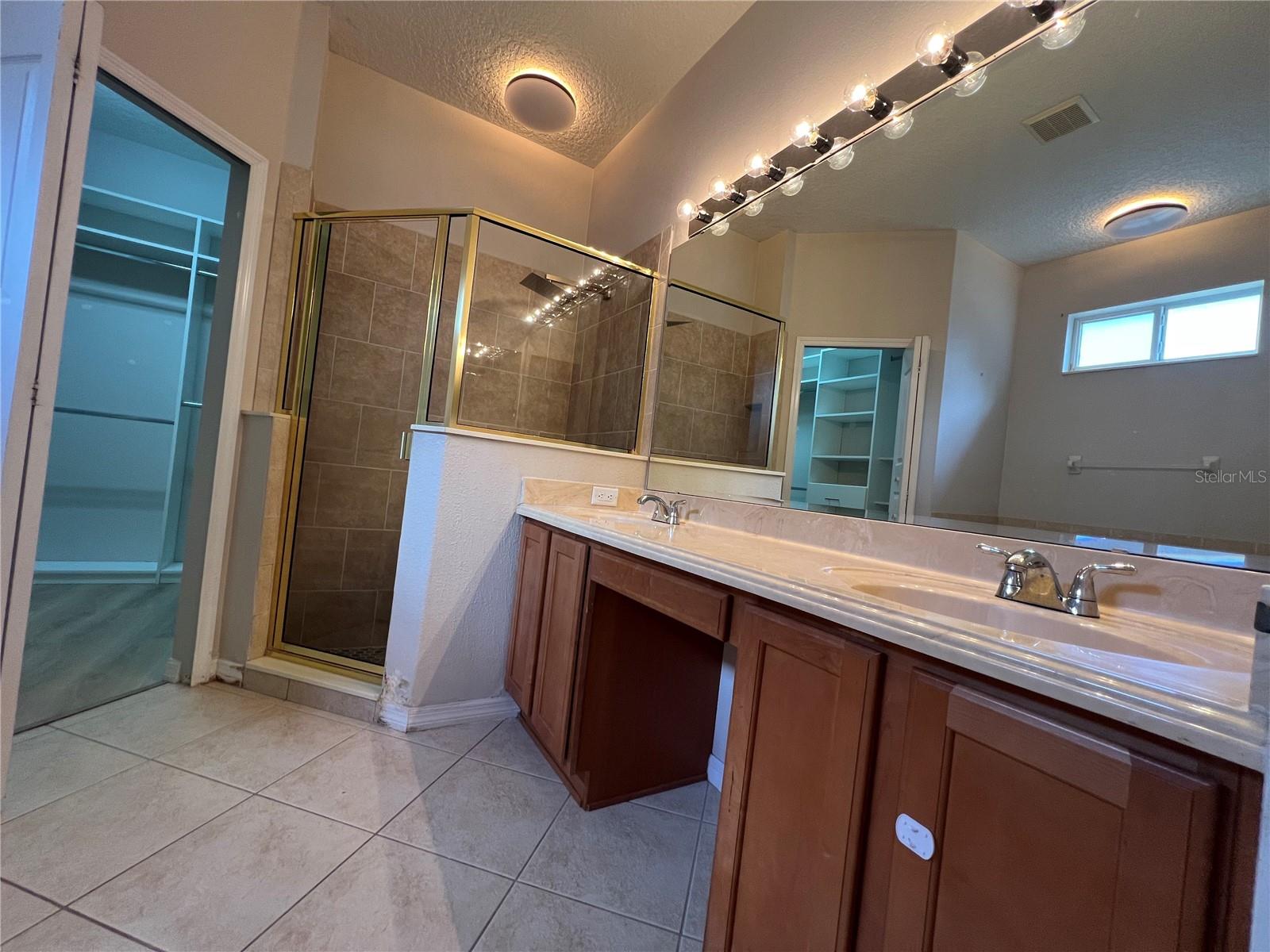 Image 38 of 43 For 15408 Groose Point Ln