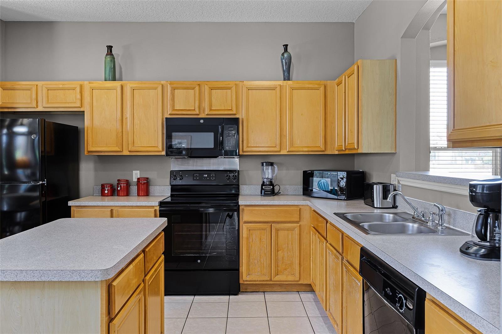 Image 9 of 55 For 209 Rosso Drive