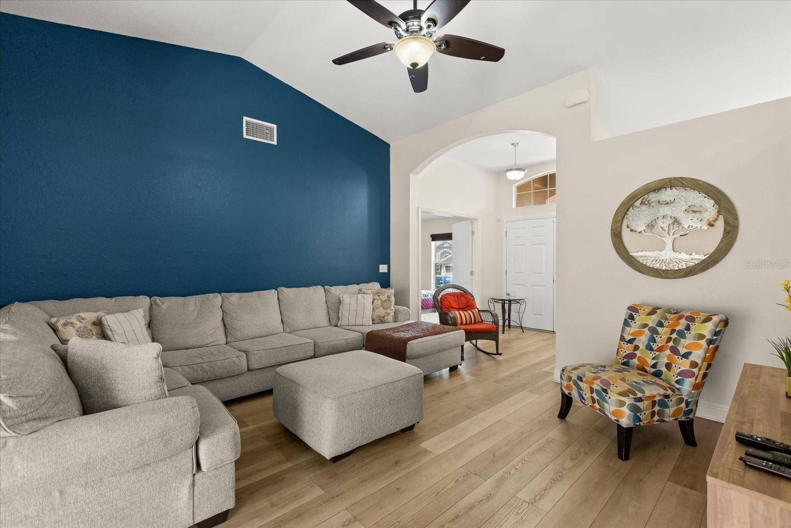 Image 4 of 31 For 131 Highland Meadows Place