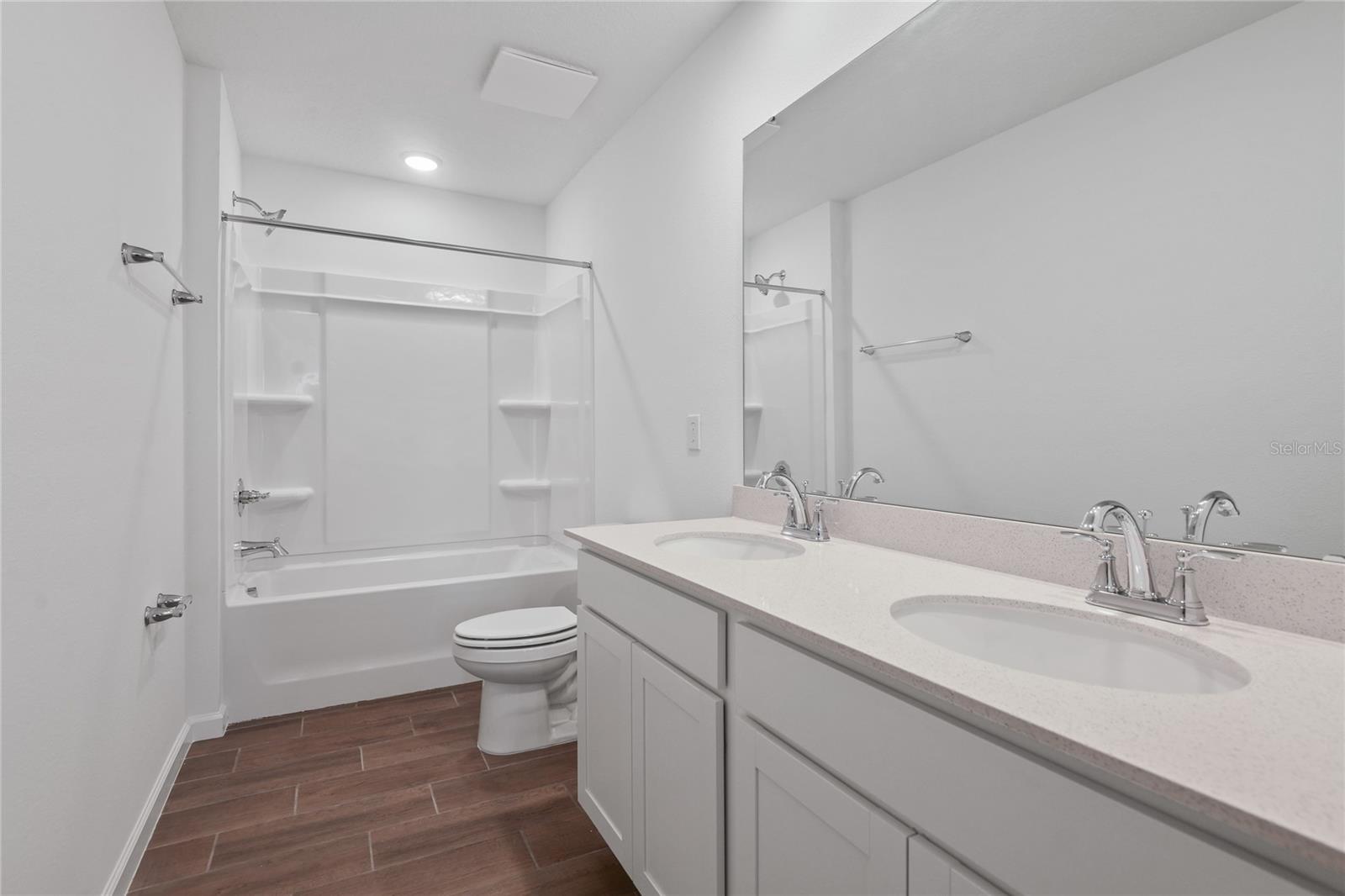 Image 13 of 19 For 741 Lake Dell Avenue