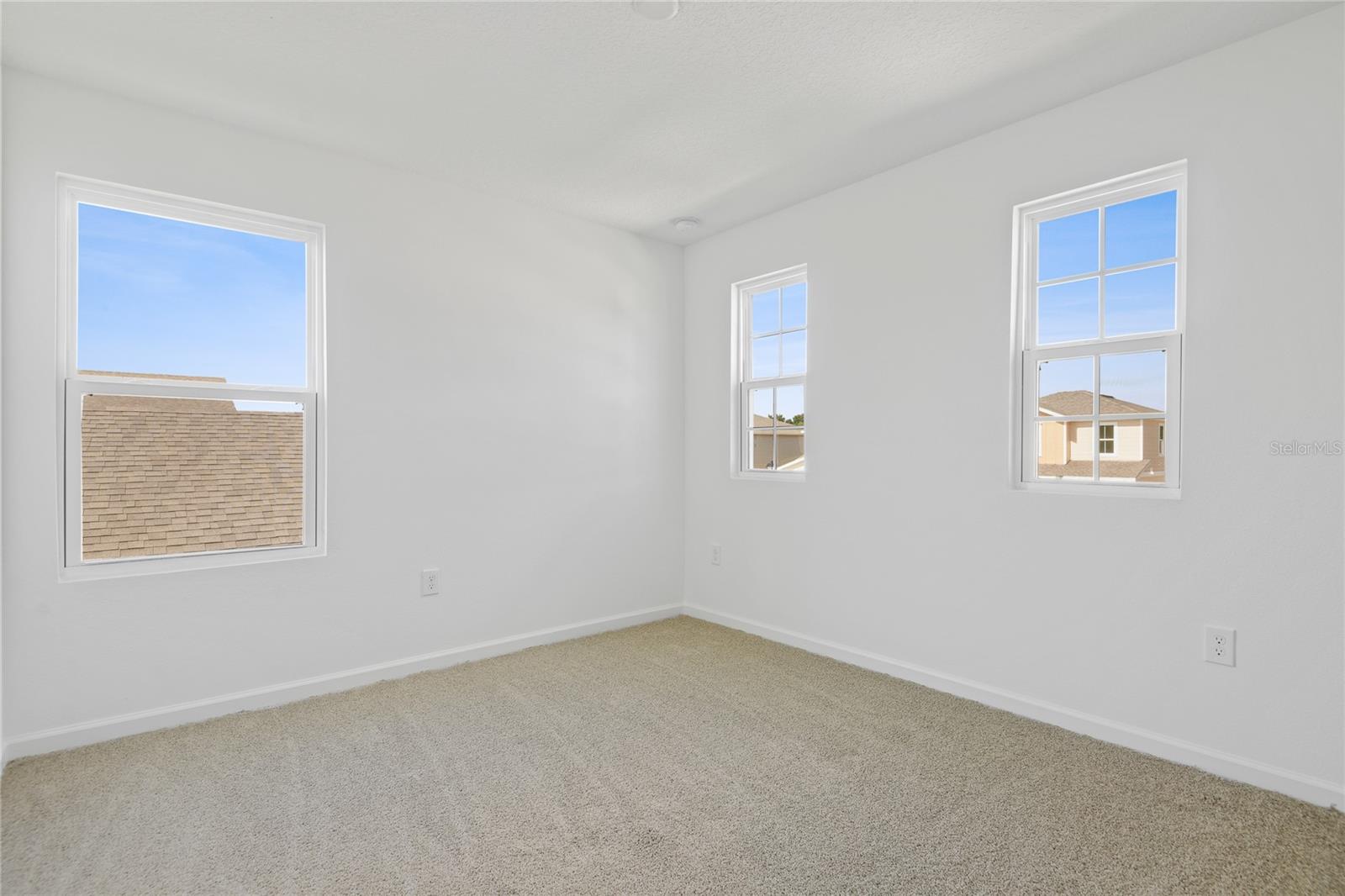 Image 15 of 19 For 741 Lake Dell Avenue