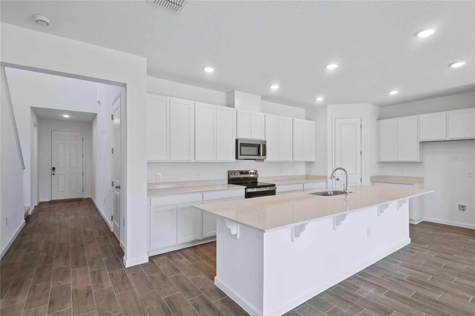Image 3 of 19 For 741 Lake Dell Avenue