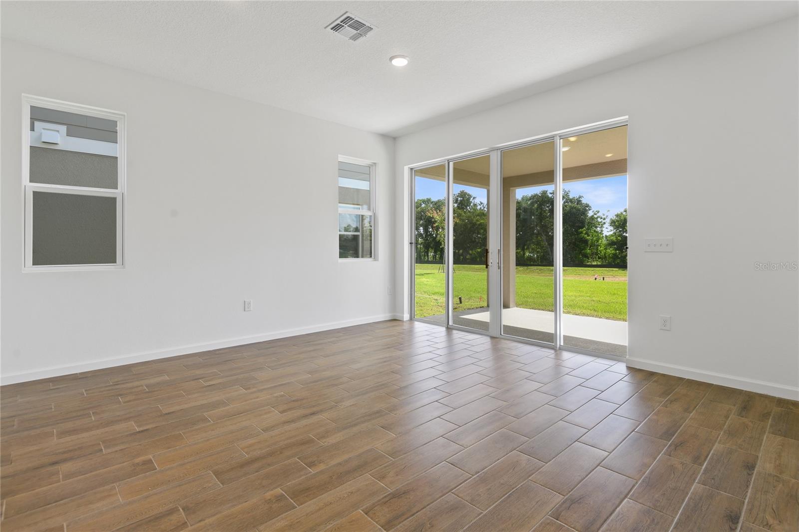 Image 7 of 19 For 741 Lake Dell Avenue
